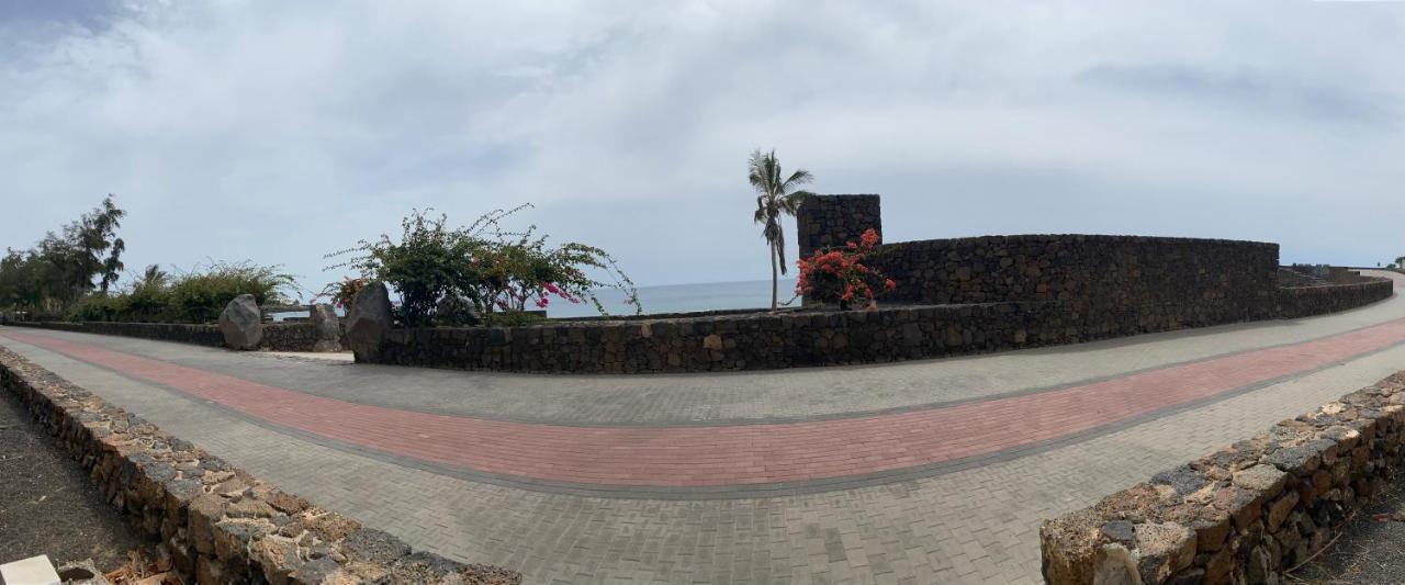 Lc Bastian Marina Bungalow Costa Teguise Exterior photo